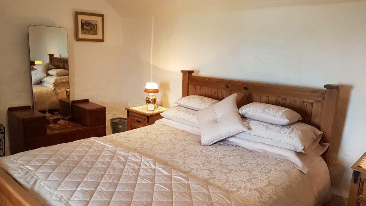 Stunning Views At Ballagh Cottage Newcastle Newcastle  Exterior photo